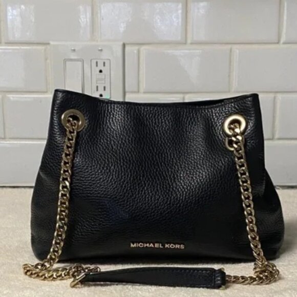 Michael Kors Handbags - Michael Kors Black Leather crossbody bag EUC